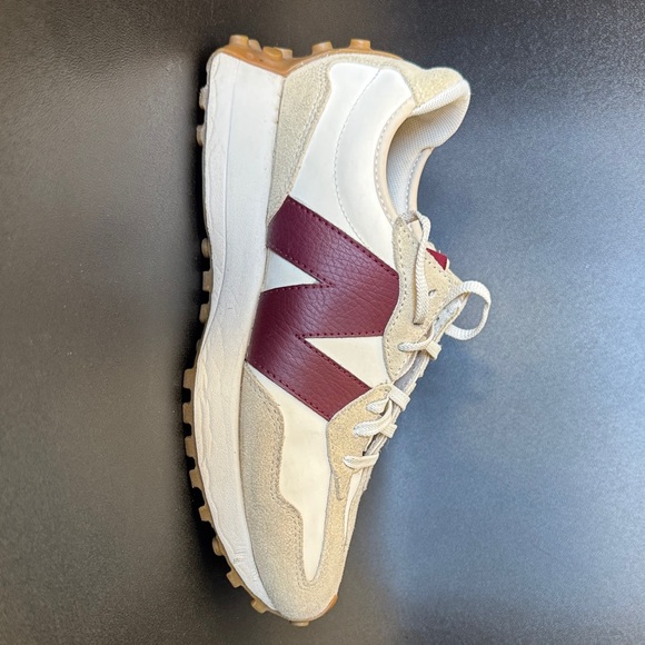 New Balance 327 Sneakers | Women's 9 | Cream & Burgundy | Pre-Owned Excellent - Picture 7 of 10